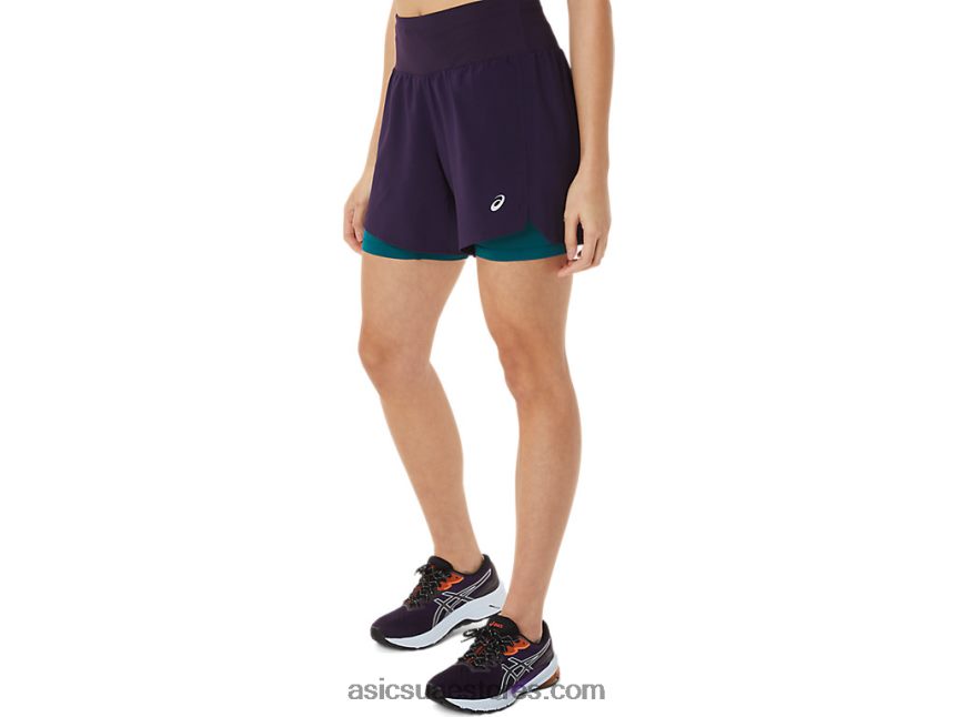 Asics الظل الليلي / الصنوبر المخملي طريق النساء 2-n-1 5.5 بوصة قصير 2N24DJ3025