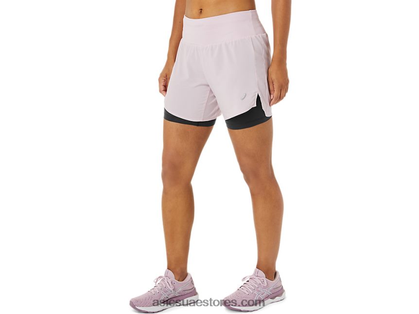 Asics بالكاد ارتفع / أداء أسود طريق النساء 2-n-1 5.5 بوصة قصير 2N24DJ3487