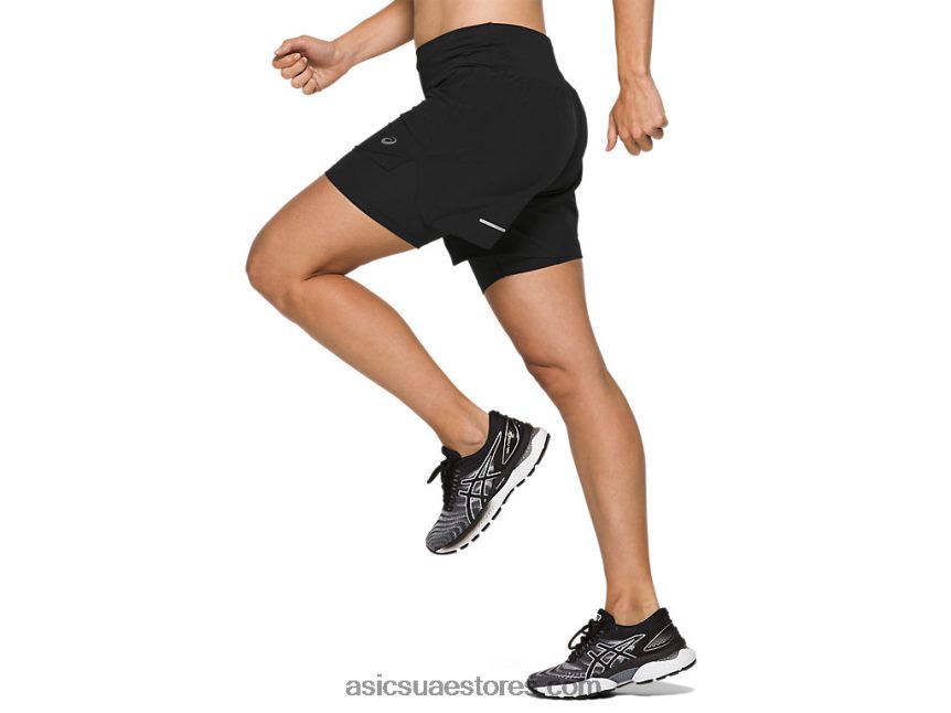 Asics أسود الأداء طريق النساء 2-n-1 5.5 بوصة قصير 2N24DJ3787