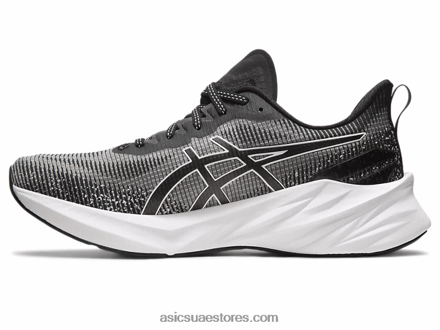 Asics أسود / أبيض نوفابلاست 3 جنيه 2N24DJ204