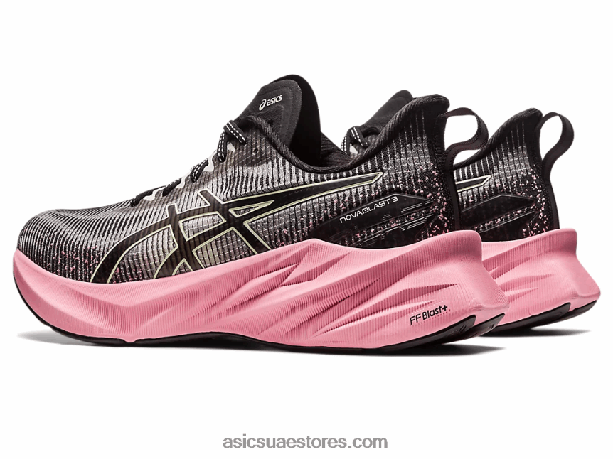 Asics الهذيان الأسود / الوردي نوفابلاست 3 جنيه 2N24DJ2267