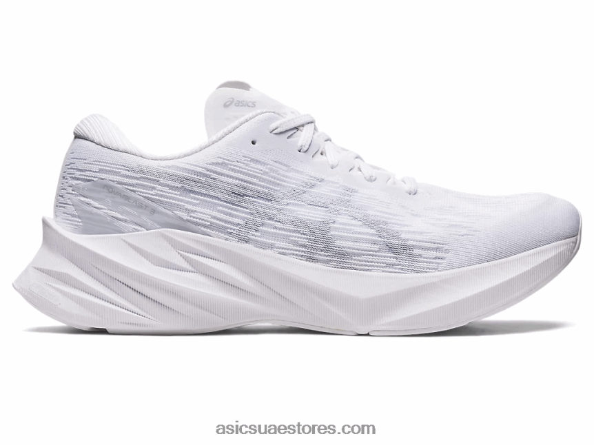 Asics أبيض / رمادي بيدمونت نوفابلاست 3 2N24DJ402