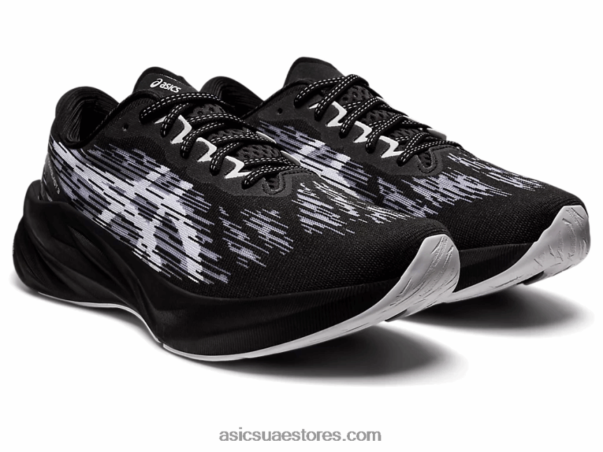 Asics أسود / أبيض نوفابلاست 3 2N24DJ931